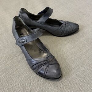 Women's FIDJI Mary Jane Gray Leather Heels, 👠 Sz 39